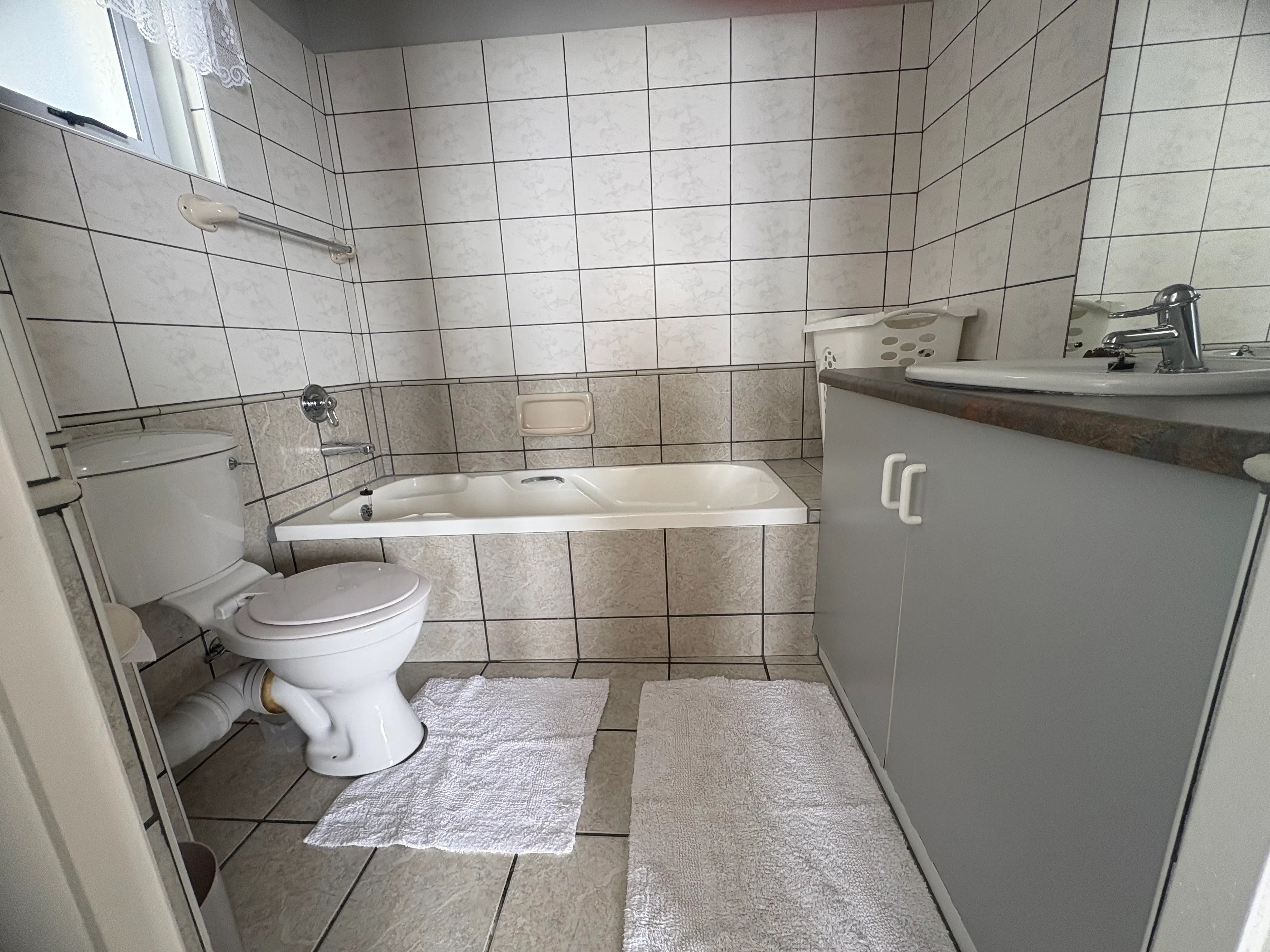 Main bathroom